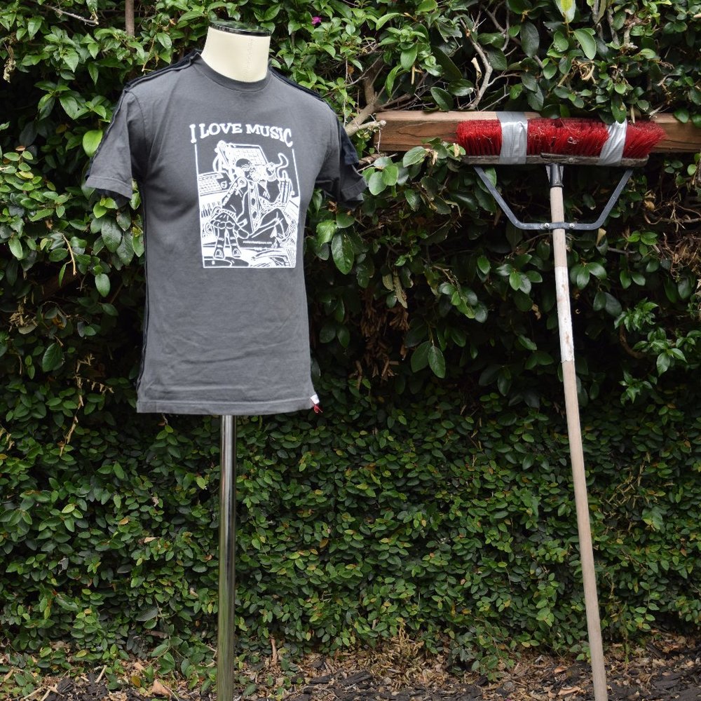 Art T-Shirt 6746132 Platinum